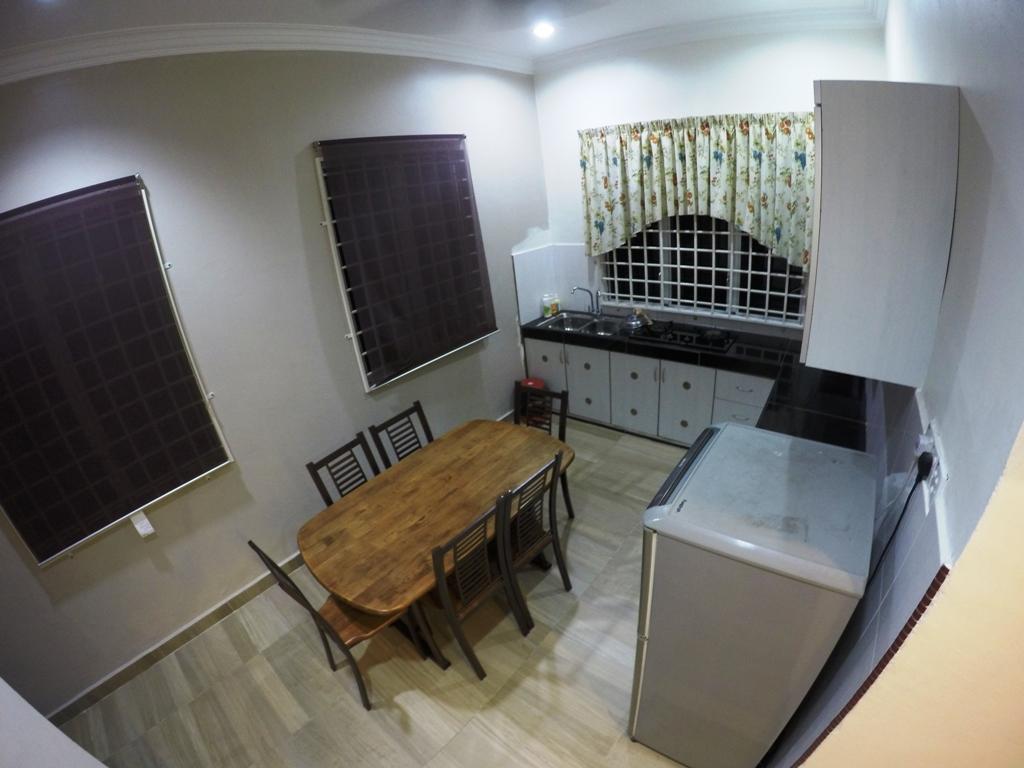 Wan's Beach Guest House Dungun Zimmer foto